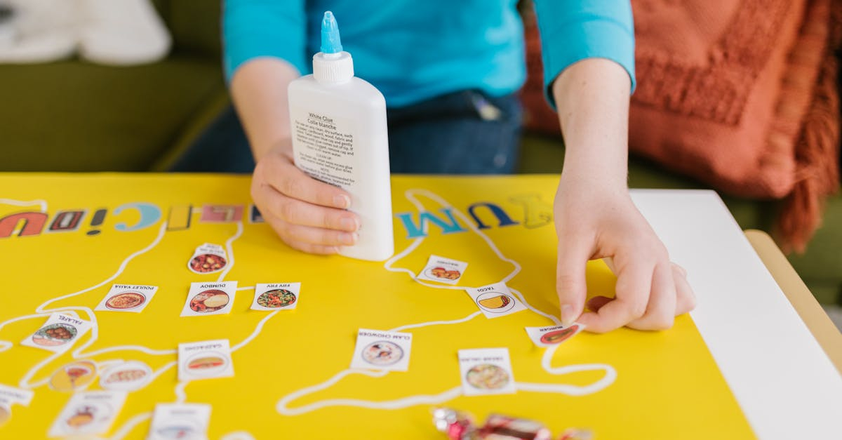 Aleene's Clear Gel Tacky Glue vs. BEACON 3-in-1 Advanced Craft Glue Comparison